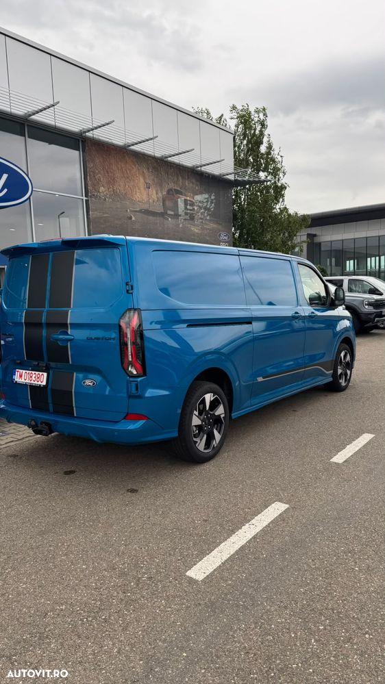Ford CUSTOM VAN - 3