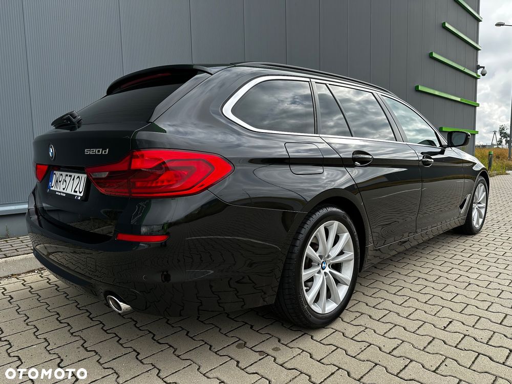 BMW Seria 5 520d Touring Luxury Line - 3