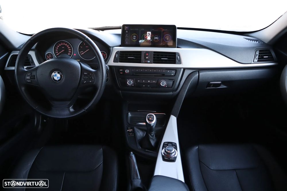 BMW 318 d Sport - 10