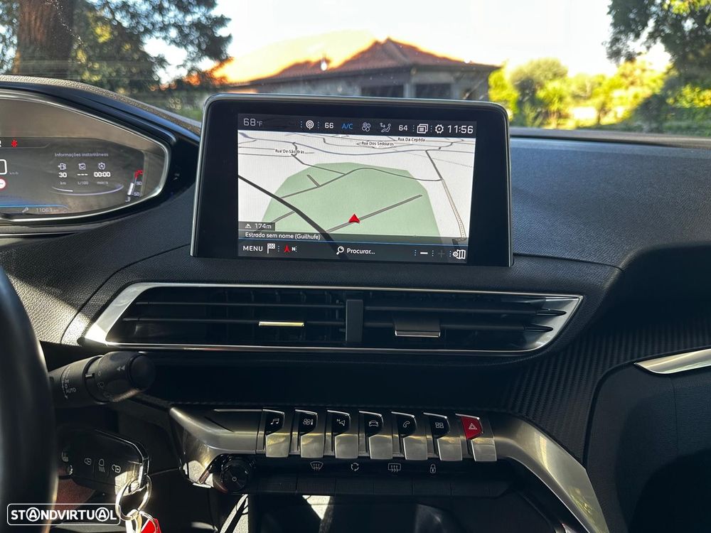 Peugeot 3008 1.2 PureTech Allure Pack EAT8 - 24