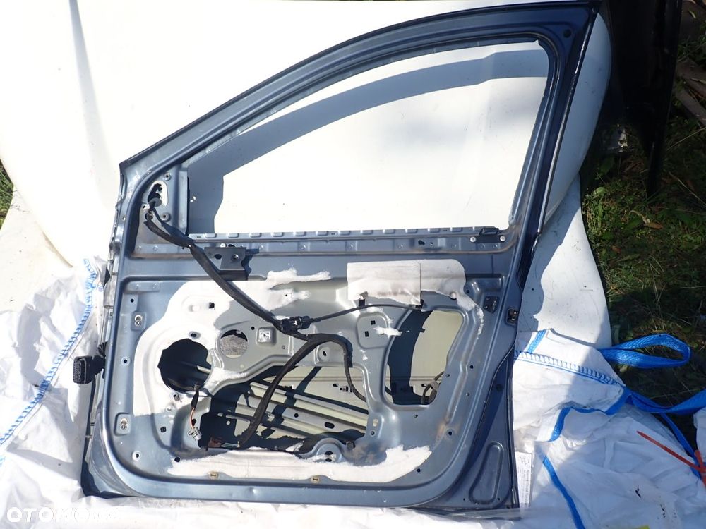 DRZWI PRAWY PRZÓD RENAULT CLIO III KOL: NV432 - 3