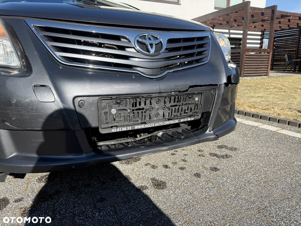 Toyota Avensis 1.8 Comfort - 11