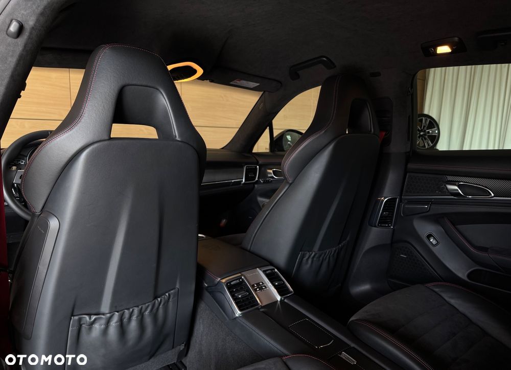 Porsche Panamera GTS - 22