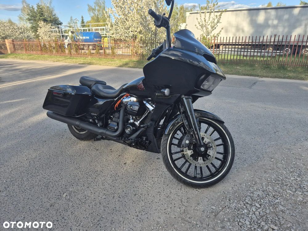 Harley-Davidson Touring Road Glide - 20