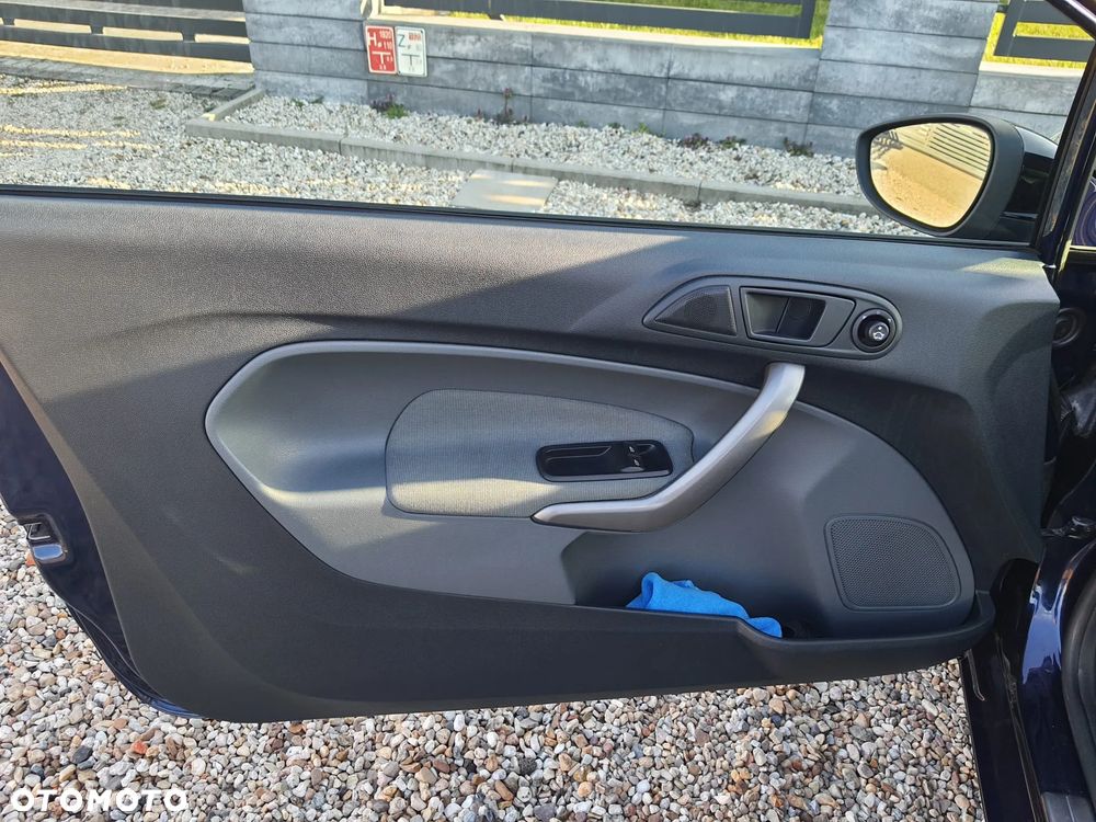 Ford Fiesta 1.6 TDCi DPF Titanium - 10