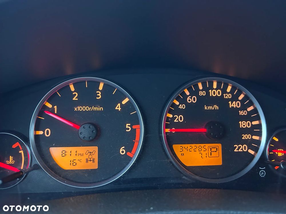Nissan Pathfinder 2.5 DCi Elegance + - 23