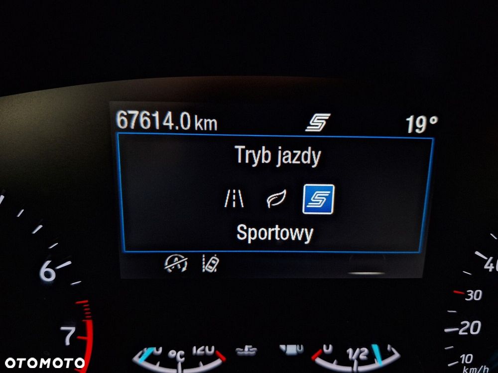 Ford Focus 1.0 EcoBoost Trend Edition - 25