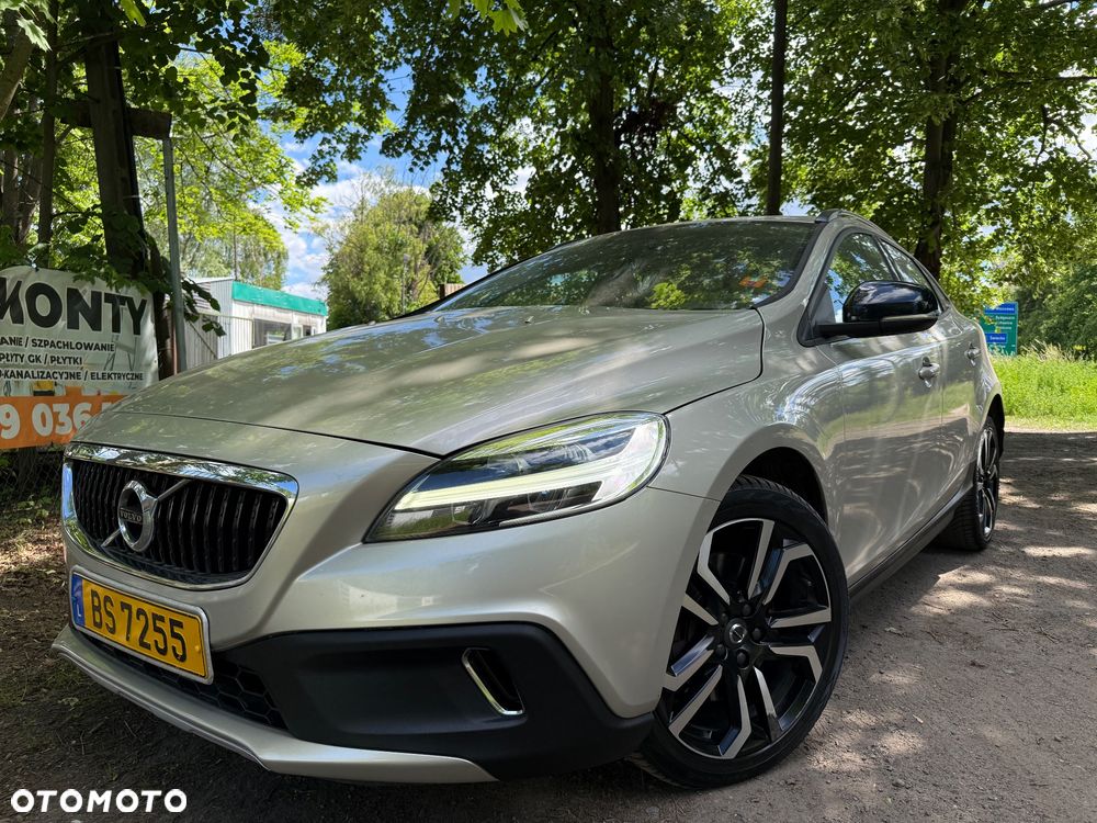 Volvo V40 Cross Country D3 Drive-E SCR Momentum - 1