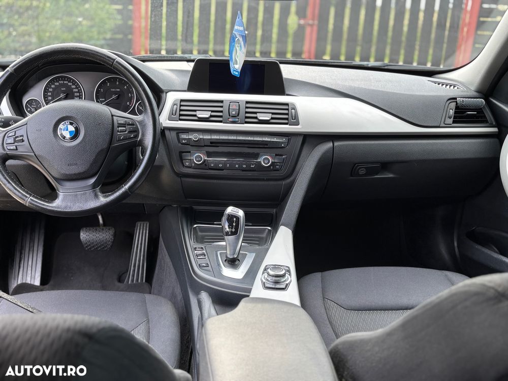 BMW Seria 3 320d Aut. - 9