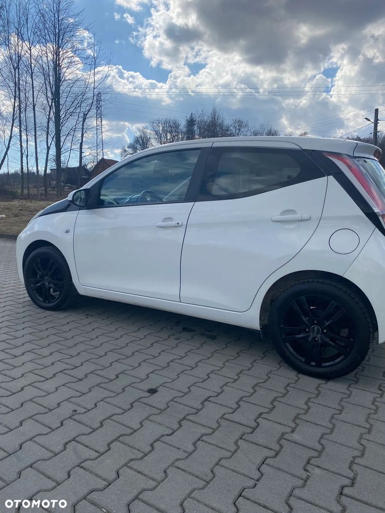 Toyota Aygo x-play touch - 3