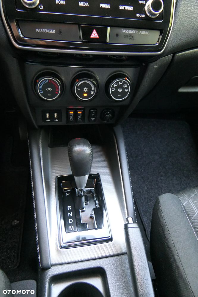 Mitsubishi ASX 2.0 2WD CVT Top - 23