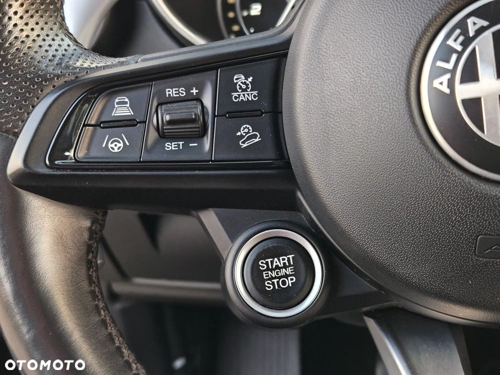 Alfa Romeo Stelvio 2.0 Turbo TI Q4 - 37