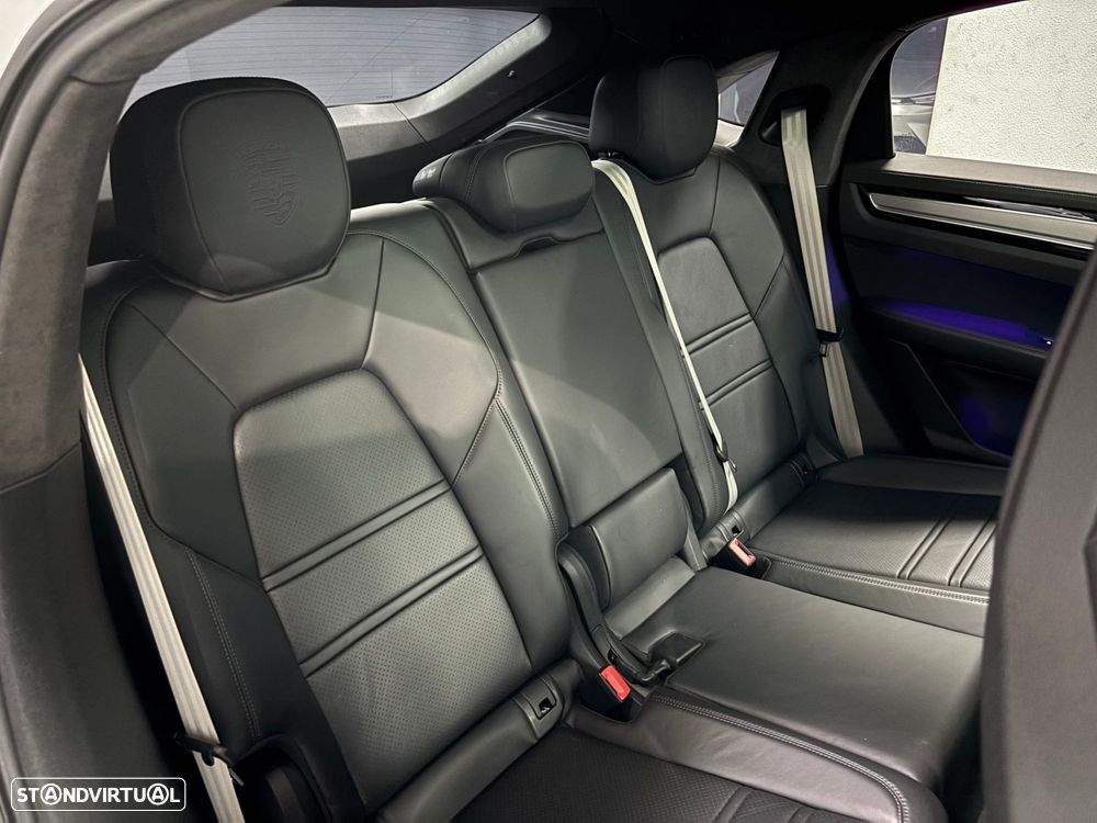 Porsche Cayenne E-Hybrid Tiptronic S Black Edition - 29