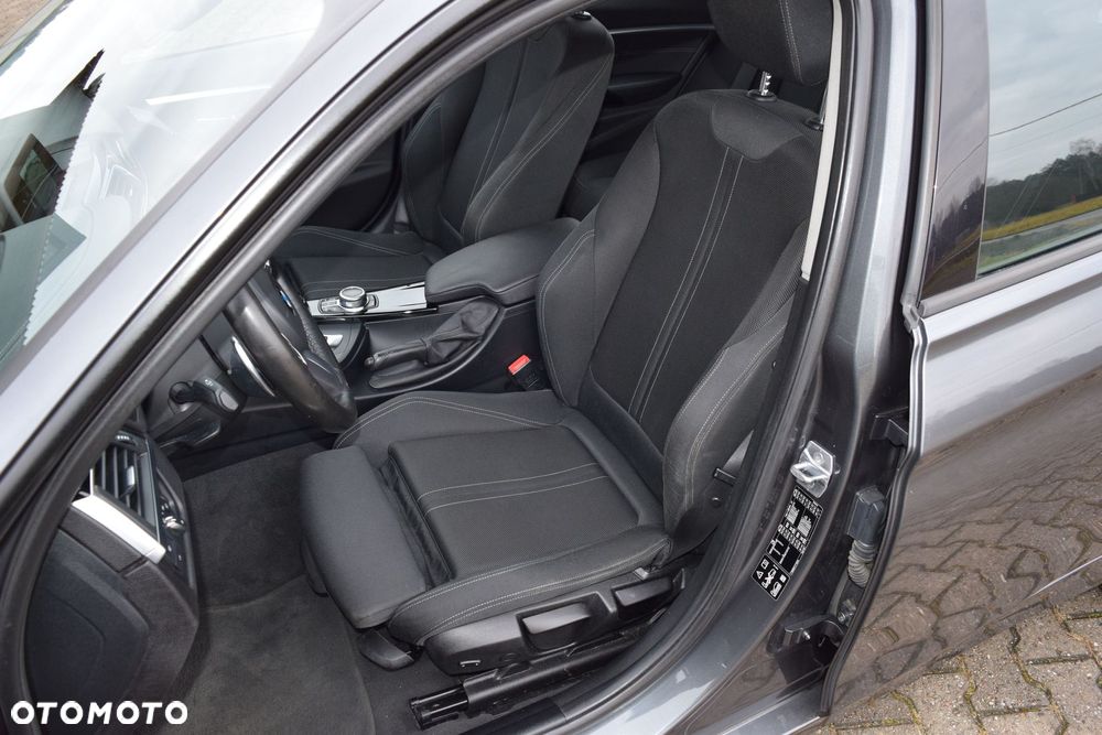 BMW Seria 3 320d xDrive Sport Line - 18