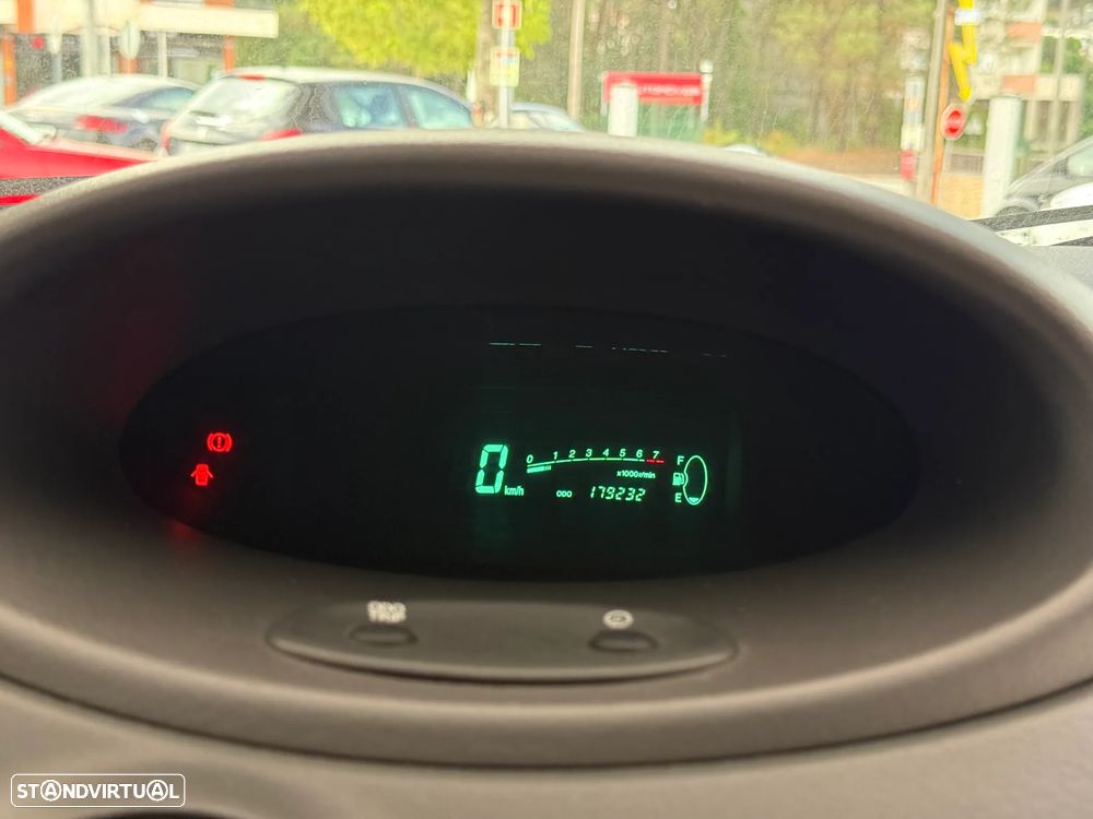 Toyota Yaris 1.0 Sol ABS+CD - 12