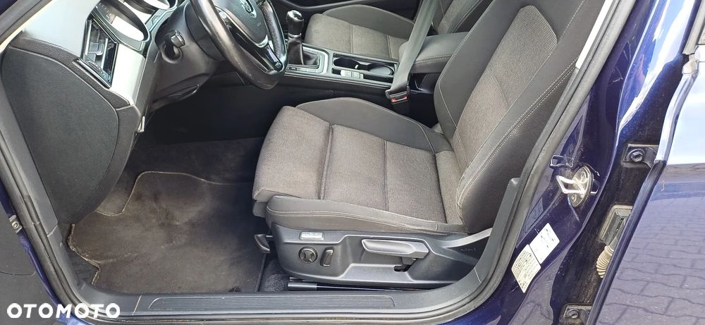 Volkswagen Passat 2.0 TDI BlueMotion Technology Highline - 24