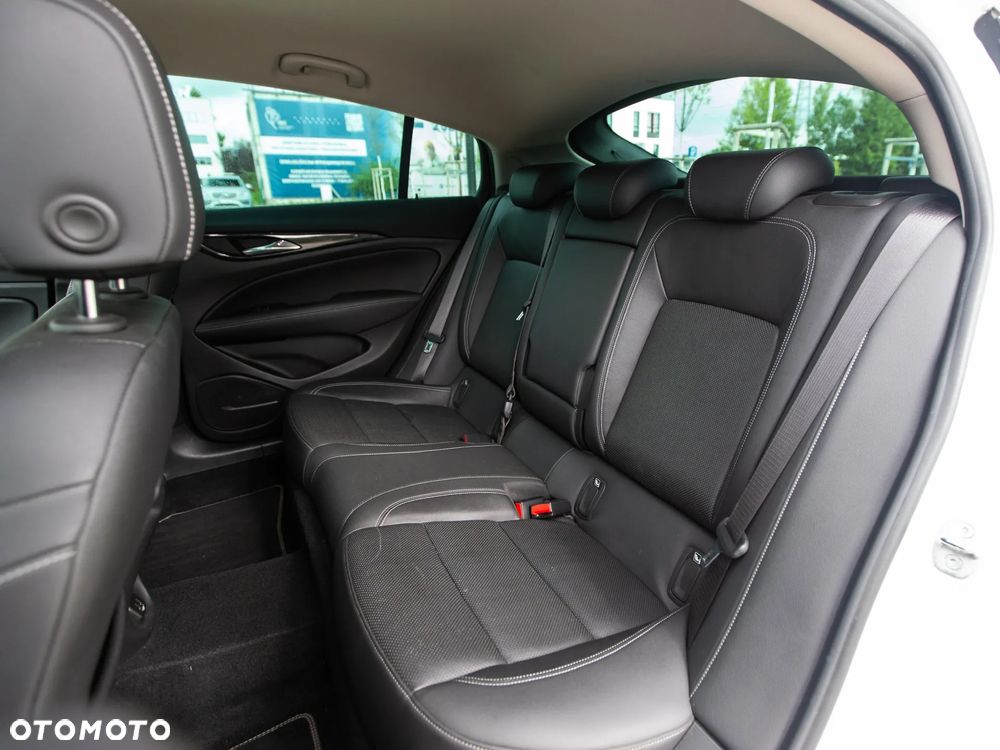 Opel Insignia 2.0 BiTurbo 4x4 Exclusive - 24
