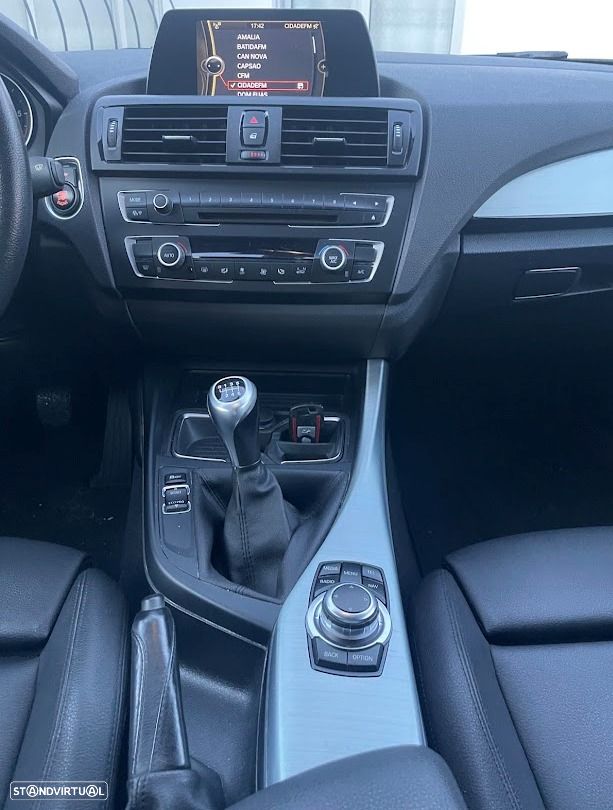 BMW 116 d Sport Line - 18