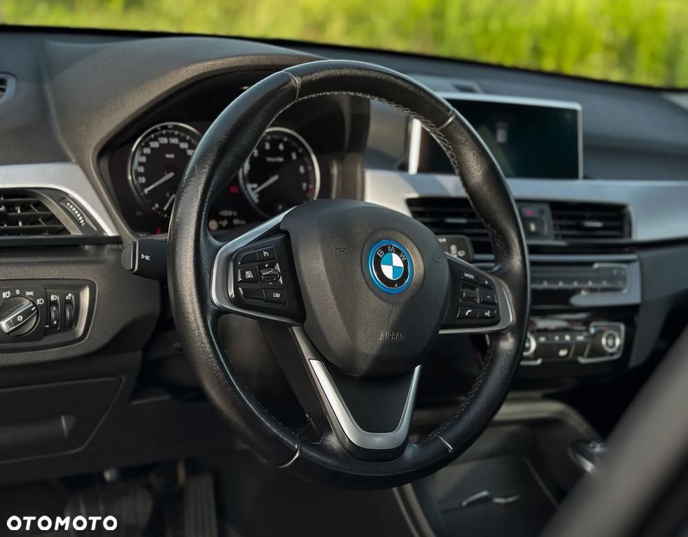 BMW X1 xDrive25e Sport Line - 17
