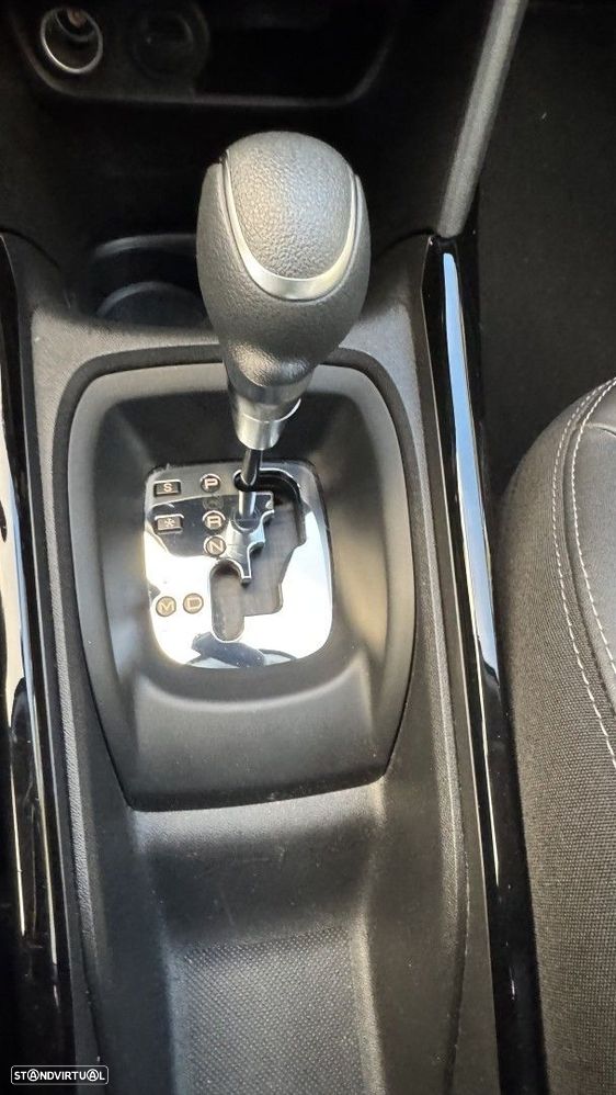 Peugeot 2008 1.2 PureTech Allure EAT6 - 16