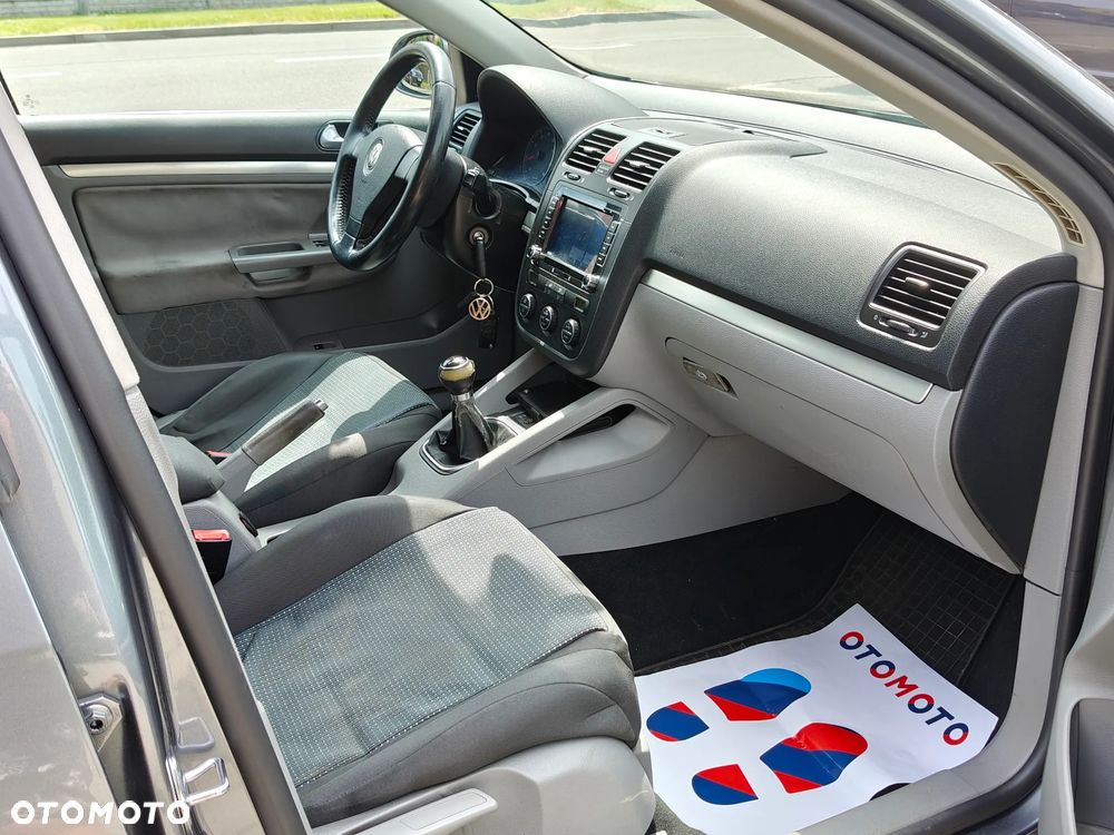 Volkswagen Jetta 2.0 FSI Comfortline - 19