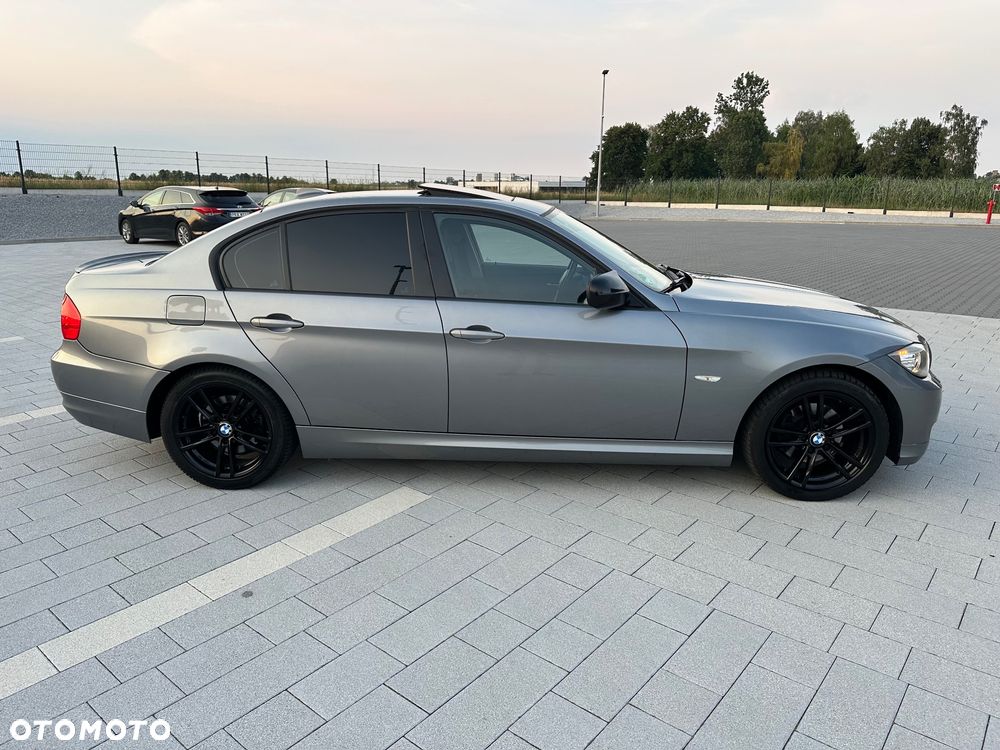 BMW Seria 3 320d Efficient Dynamic Edition Blue Performance Sport Line - 9