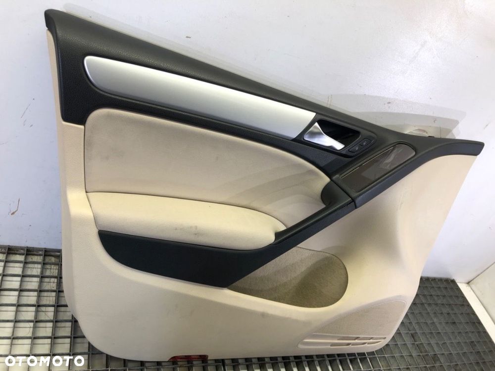 BOCZEK DRZWI LEWY PRZÓD - 102.00 PLN - VW GOLF VI (5K1) 2008 - 2014 1.4 TSI 90 kW [122 KM] benzyna - 2