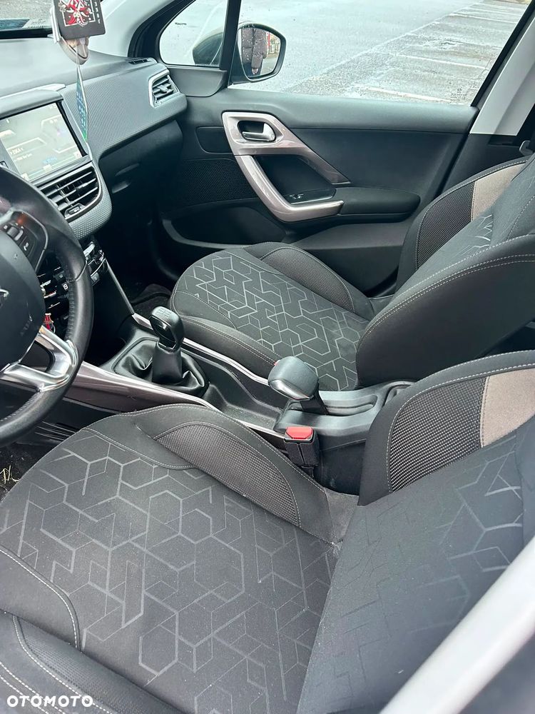 Peugeot 2008 1.6 VTi Allure - 12
