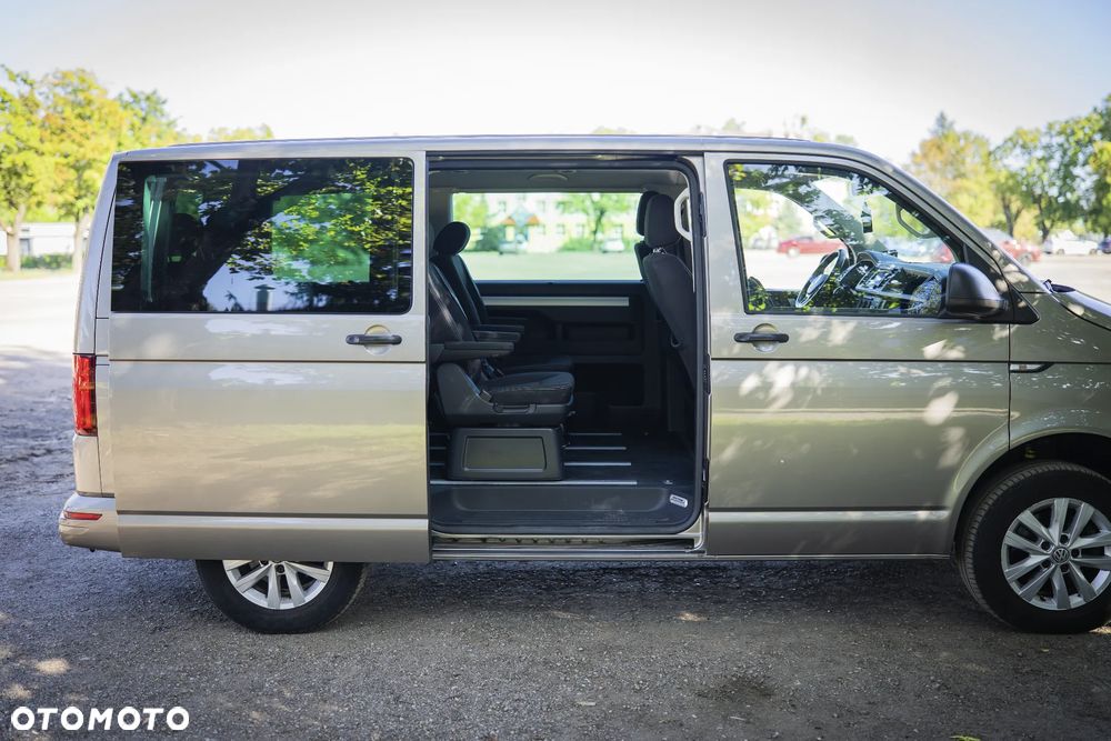 Volkswagen Multivan - 17