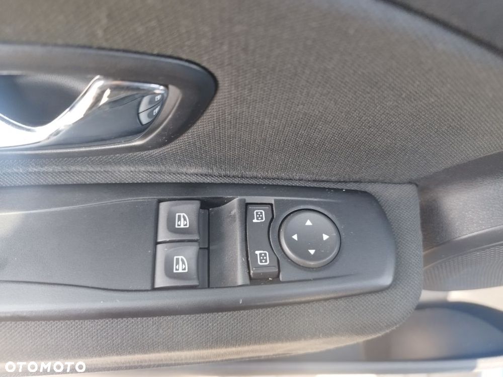 Renault Megane dCi 110 FAP Paris - 21