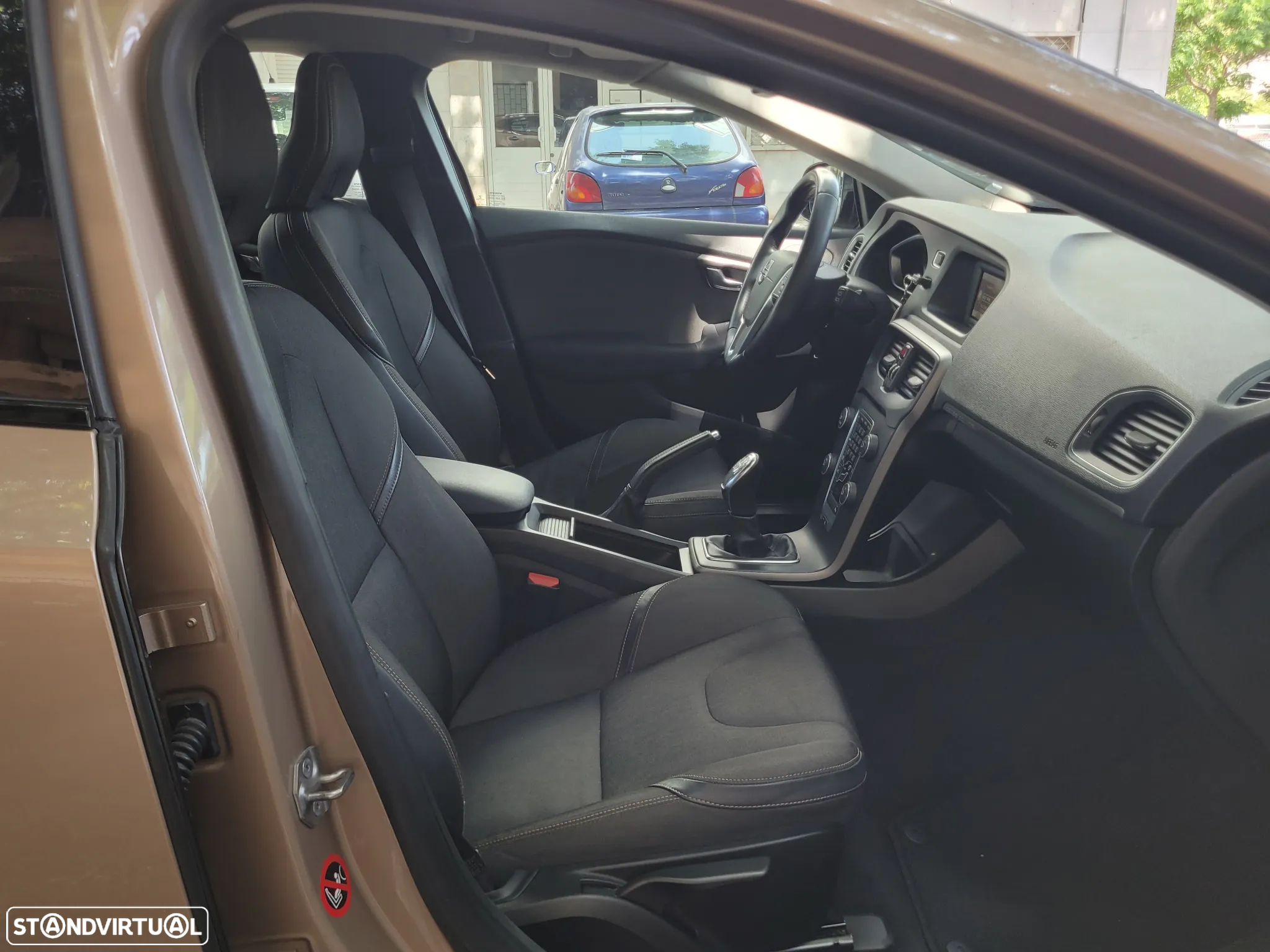 Volvo V40 Cross Country 1.6 D2 VOR - 21