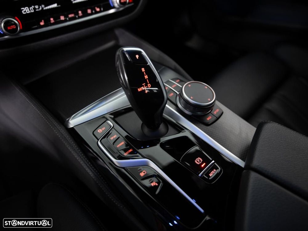 BMW 520 e - 25