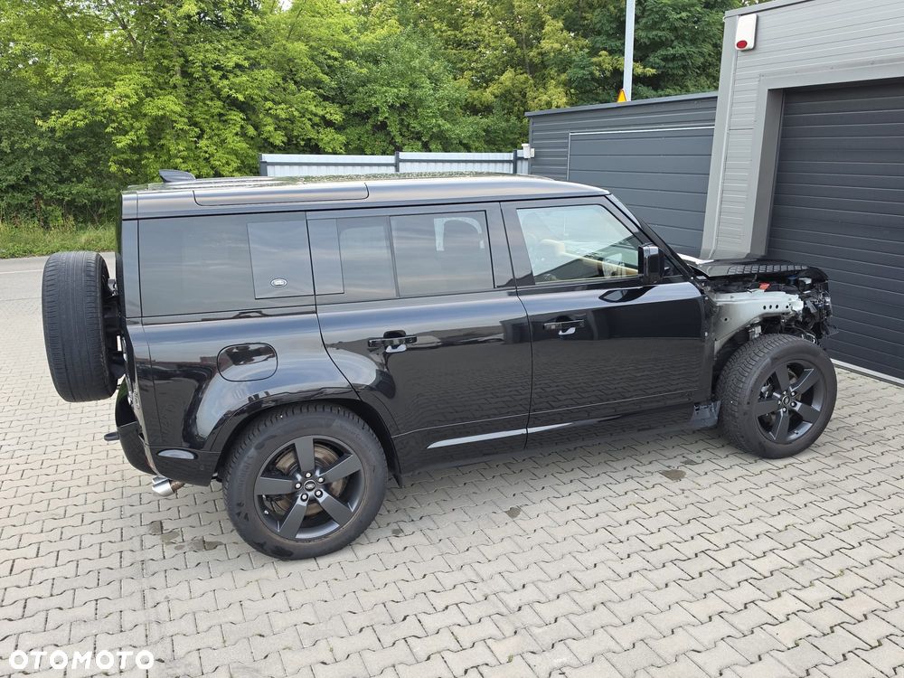 Land Rover Defender - 8