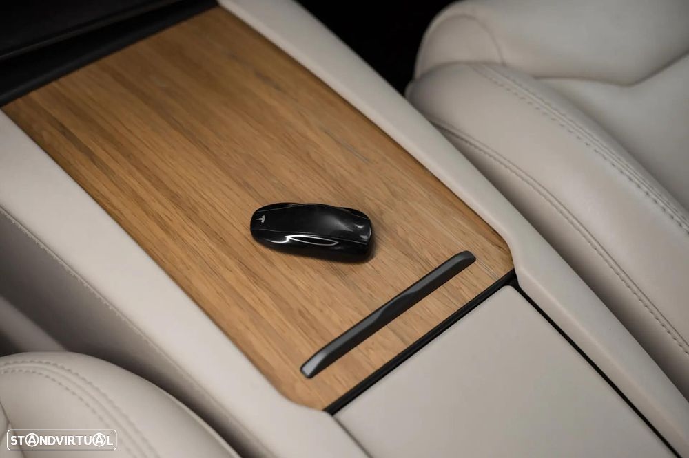 Tesla Model S Standard Range - 39