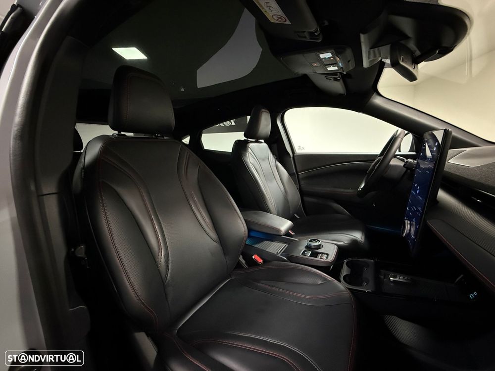 Ford Mustang Mach-E Alargada AWD - 25