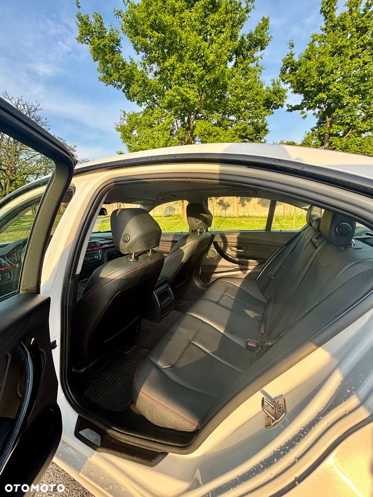 BMW Seria 3 318d Sport Line - 9