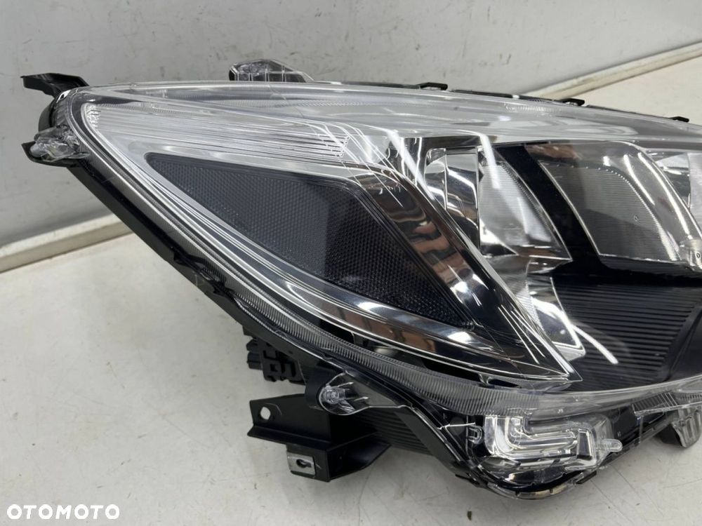 Lampa reflektor Mitsubishi Space Star LIFT 19-24r. prawa przednia ORYGINALNA Europa prawy przód - 3