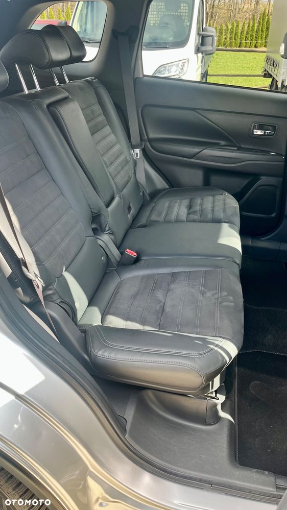 Mitsubishi Outlander - 23