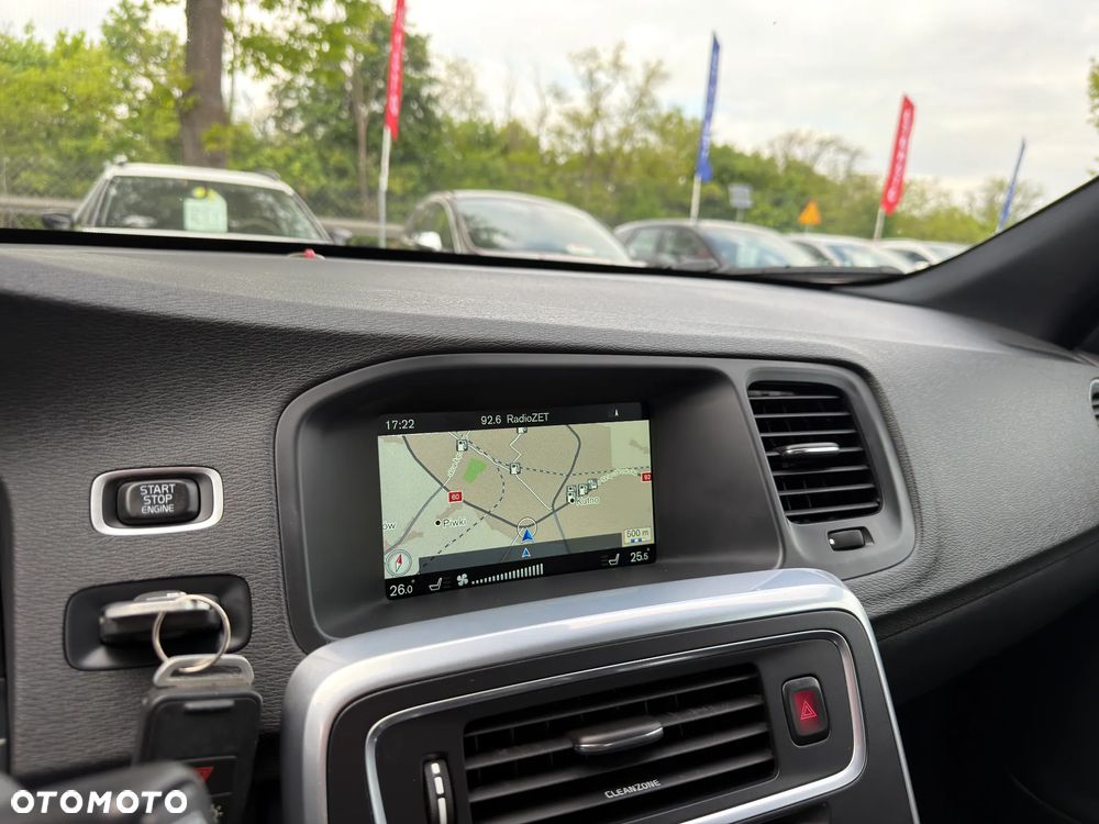 Volvo V60 D3 Drive-E R-Design Momentum - 22
