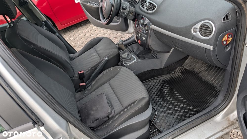 Renault Clio - 14