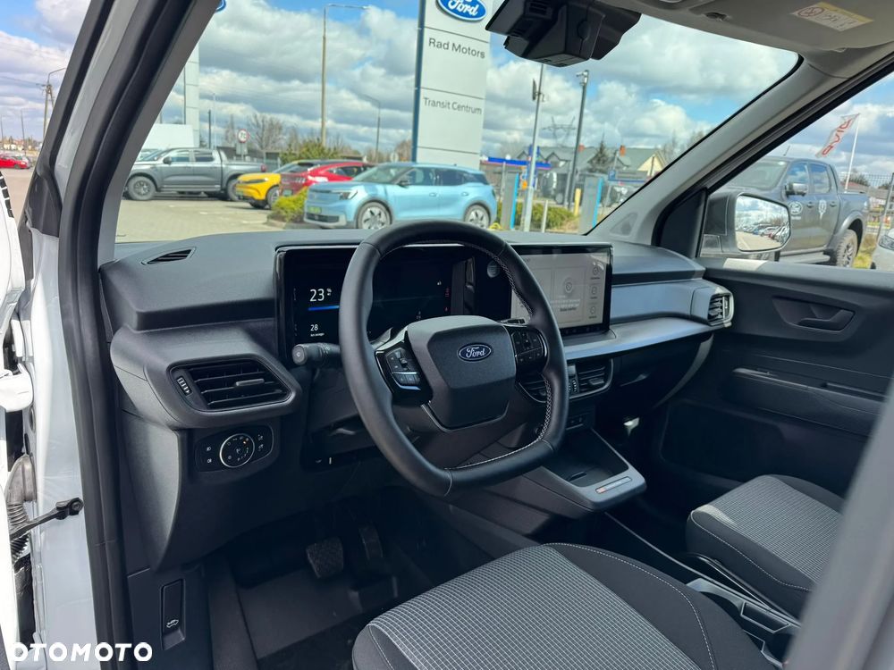 Ford Transit Courier - 8