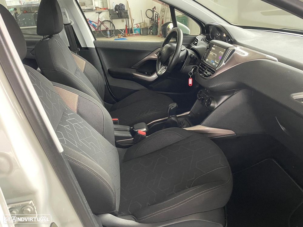 Peugeot 2008 1.6 e-HDi Active - 17