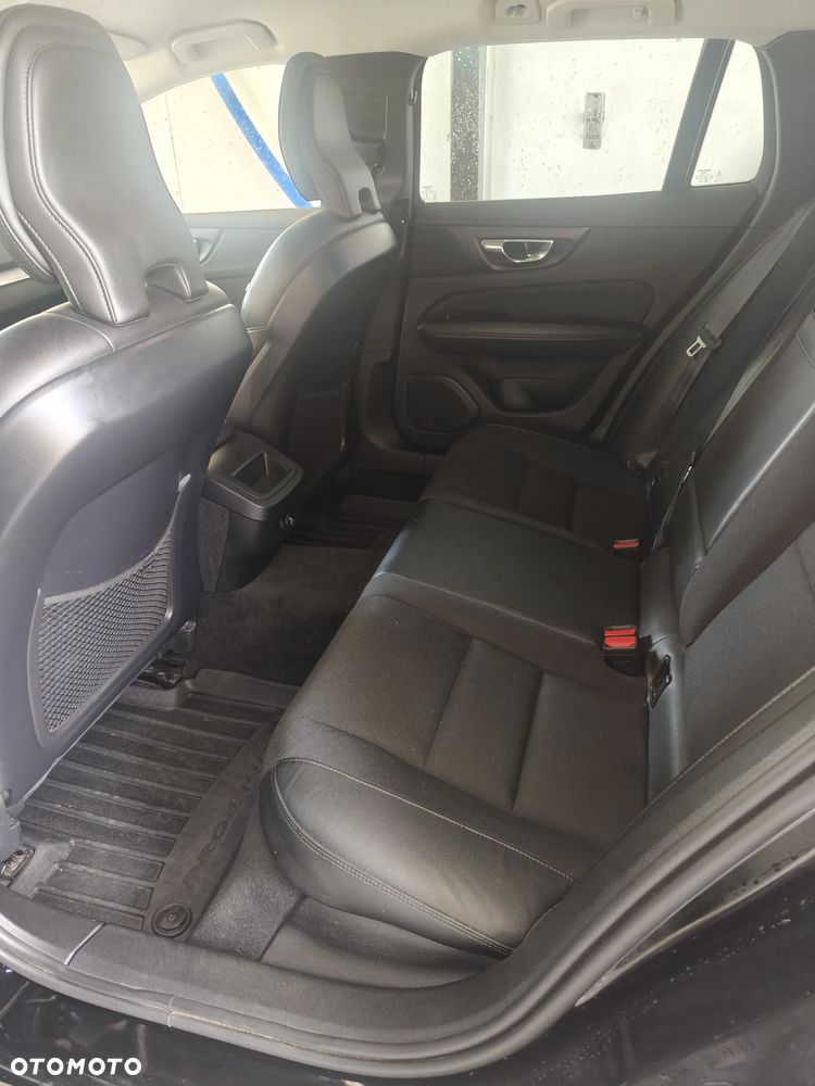 Volvo V60 D3 Momentum Pro - 12