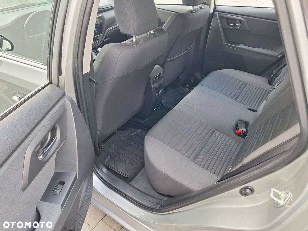 Toyota Auris 1.6 Premium Comfort - 29