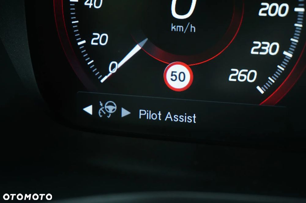 Volvo V60 B4 D Momentum Pro - 39