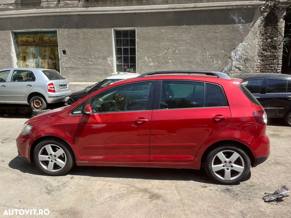Dezmembrez VW Volkswagen Golf 5 PLUS visiniu rosu  2009 1,9 TDI BLS 77KW LA3X - 4