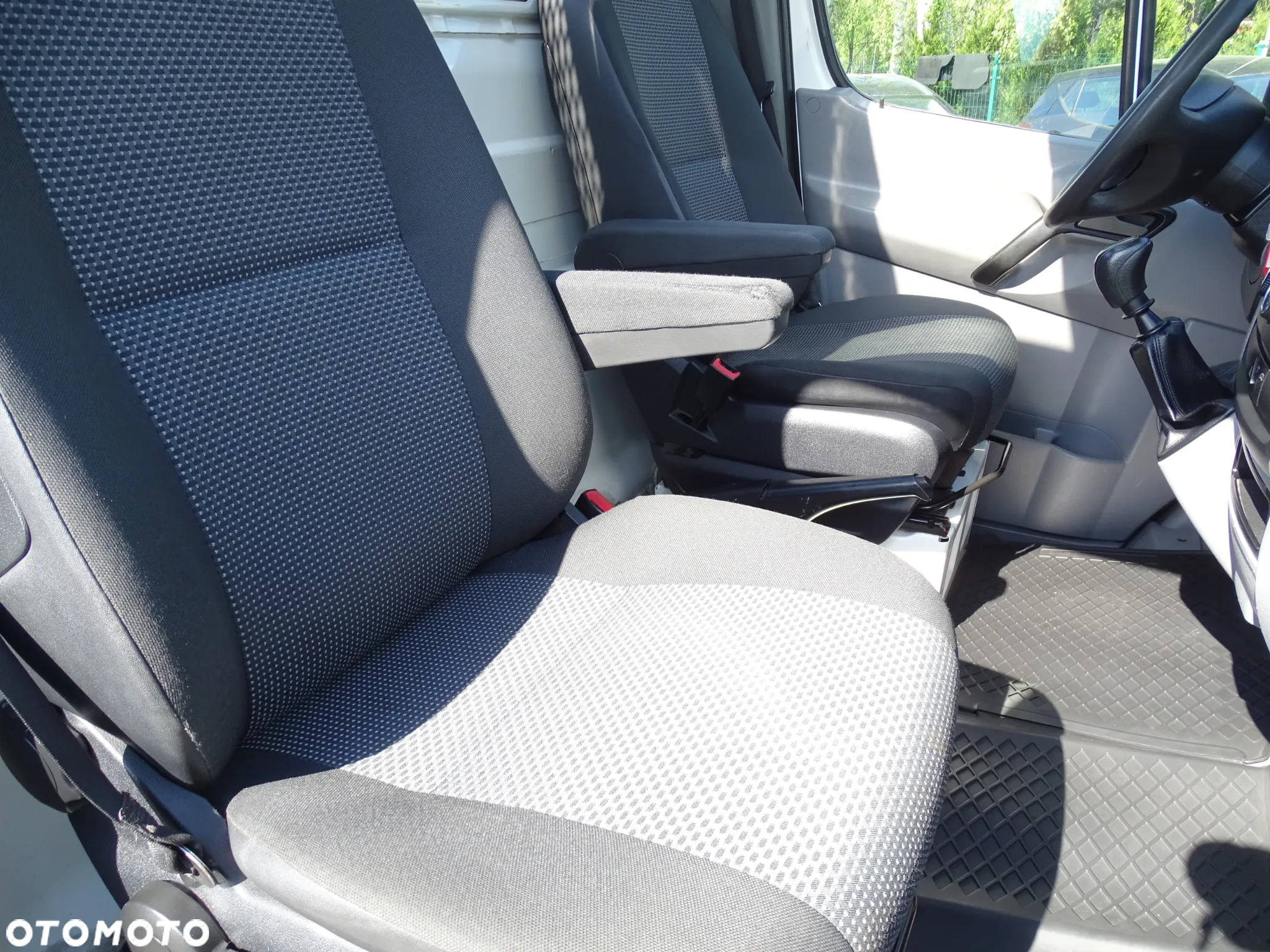 Mercedes-Benz SPRINTER - 24