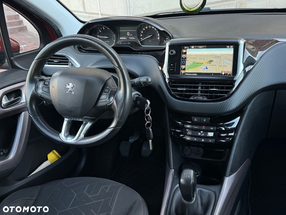 Peugeot 2008 1.2 Pure Tech Style S&S - 38