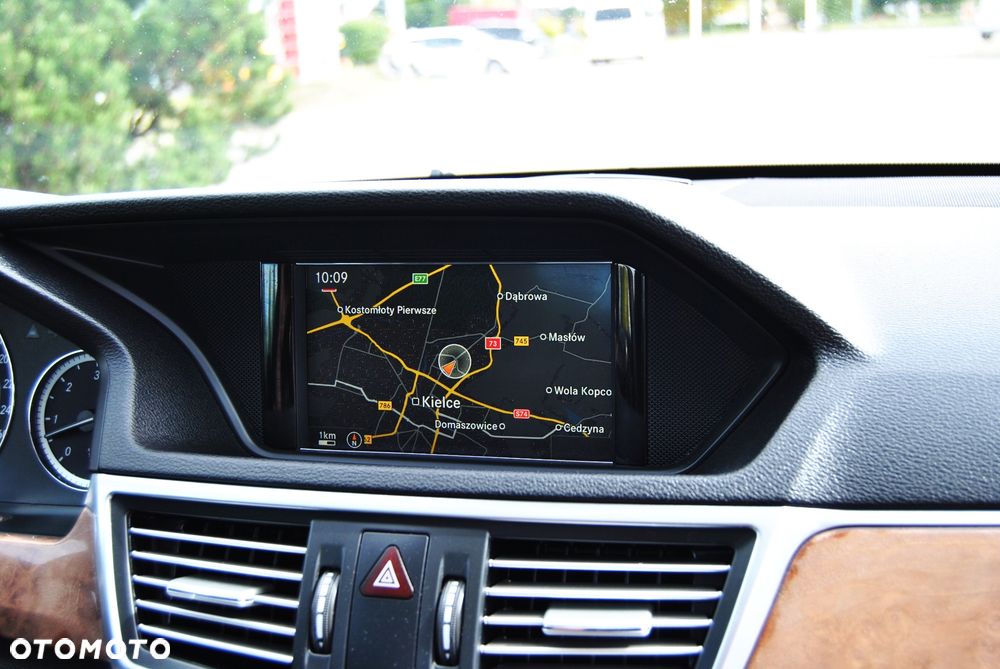 Mercedes-Benz Klasa E 300 CDI DPF BlueEFFICIENCY 7G-TRONIC Elegance - 20