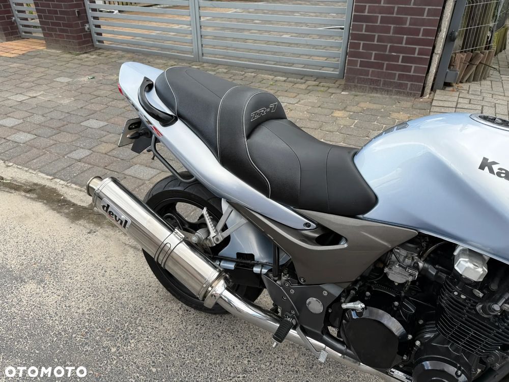 Kawasaki ZR - 27